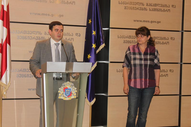 shedegebi%20cnobilia_brifingi_16.05.12